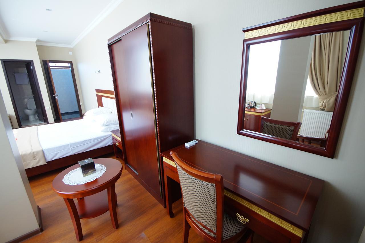 Hotel 725 Μπατούμι Εξωτερικό φωτογραφία